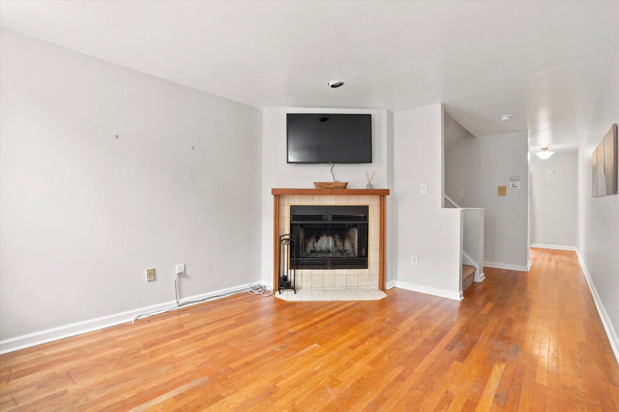 330 Monroe Street Philadelphia, PA 19147 - Photo 7 of 33 Living room, looking back to stairs and kitchen.