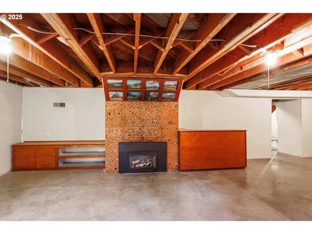 $775,000 | 5405 Southeast Mall Street, Portland, OR 97206