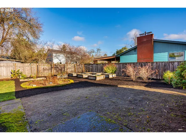 $775,000 | 5405 Southeast Mall Street, Portland, OR 97206