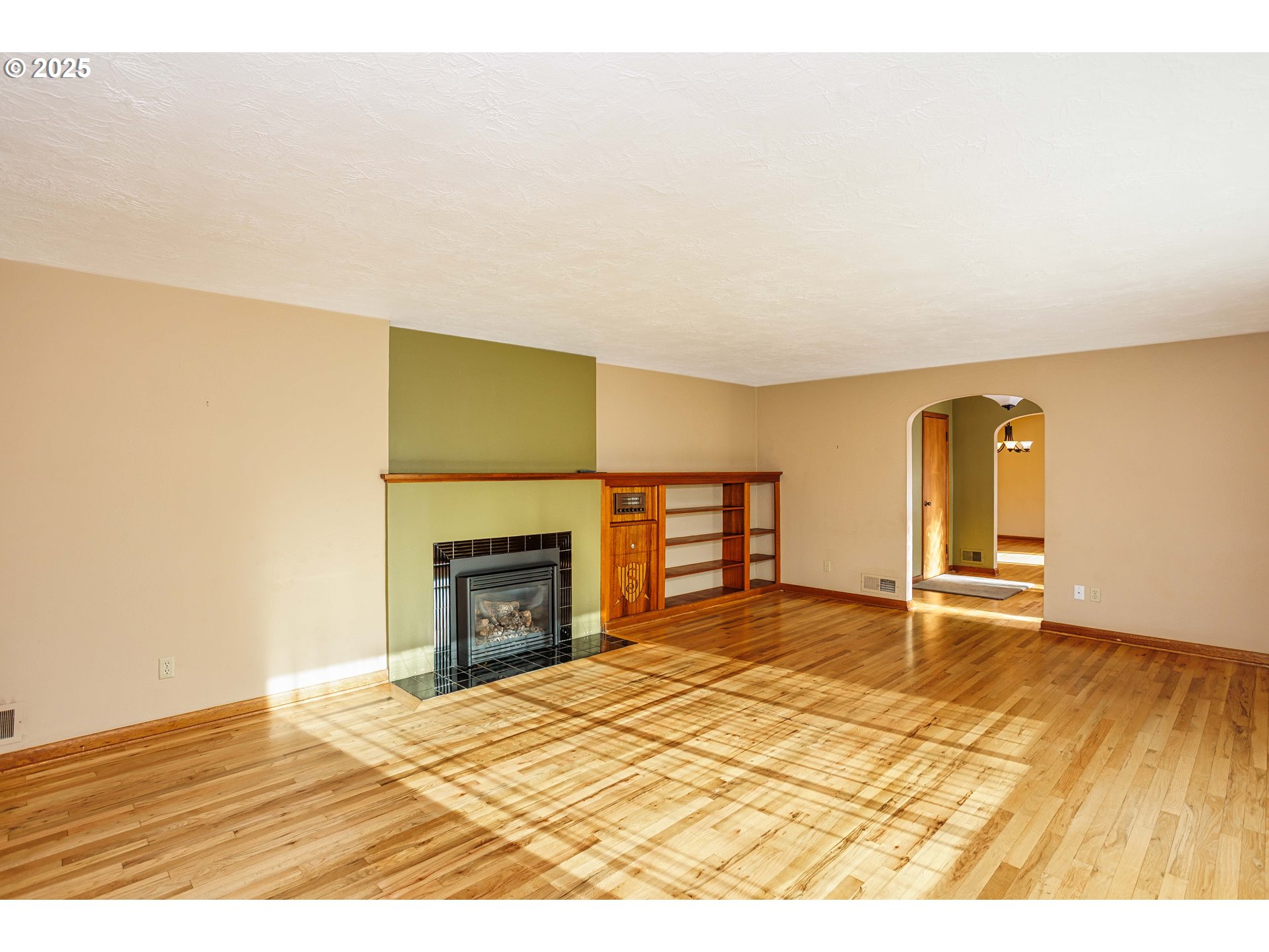 5405 Southeast Mall Street Portland, OR 97206 - Photo 6 of 29