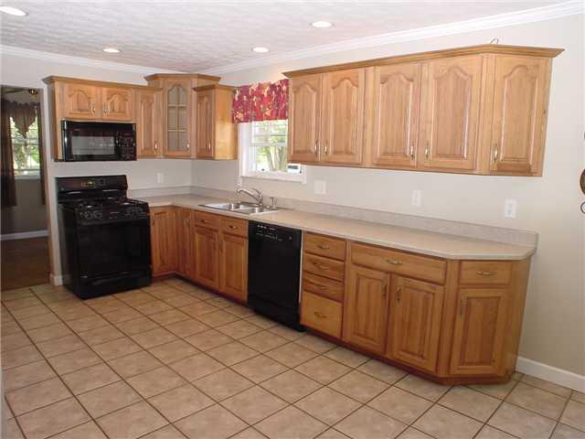 9610 Vandergriff Road Indianapolis, IN 46239 - Photo 7 of 24