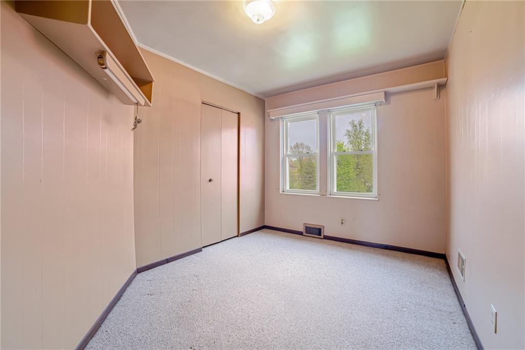 99 Kiskiminetas Drive Apollo, PA 15613 - Photo 17 of 24 an empty room with windows