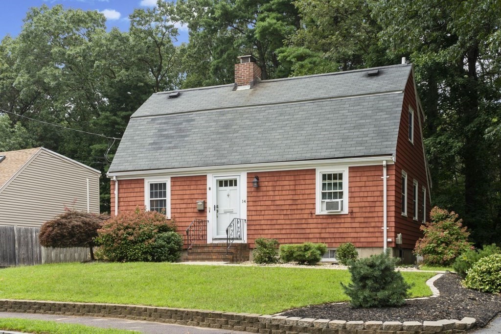 14 Harwick Road Wakefield, MA 01880 - Photo 2 of 34 Gallery Image 2