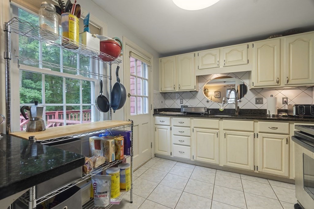 14 Harwick Road Wakefield, MA 01880 - Photo 7 of 34 Gallery Image 7