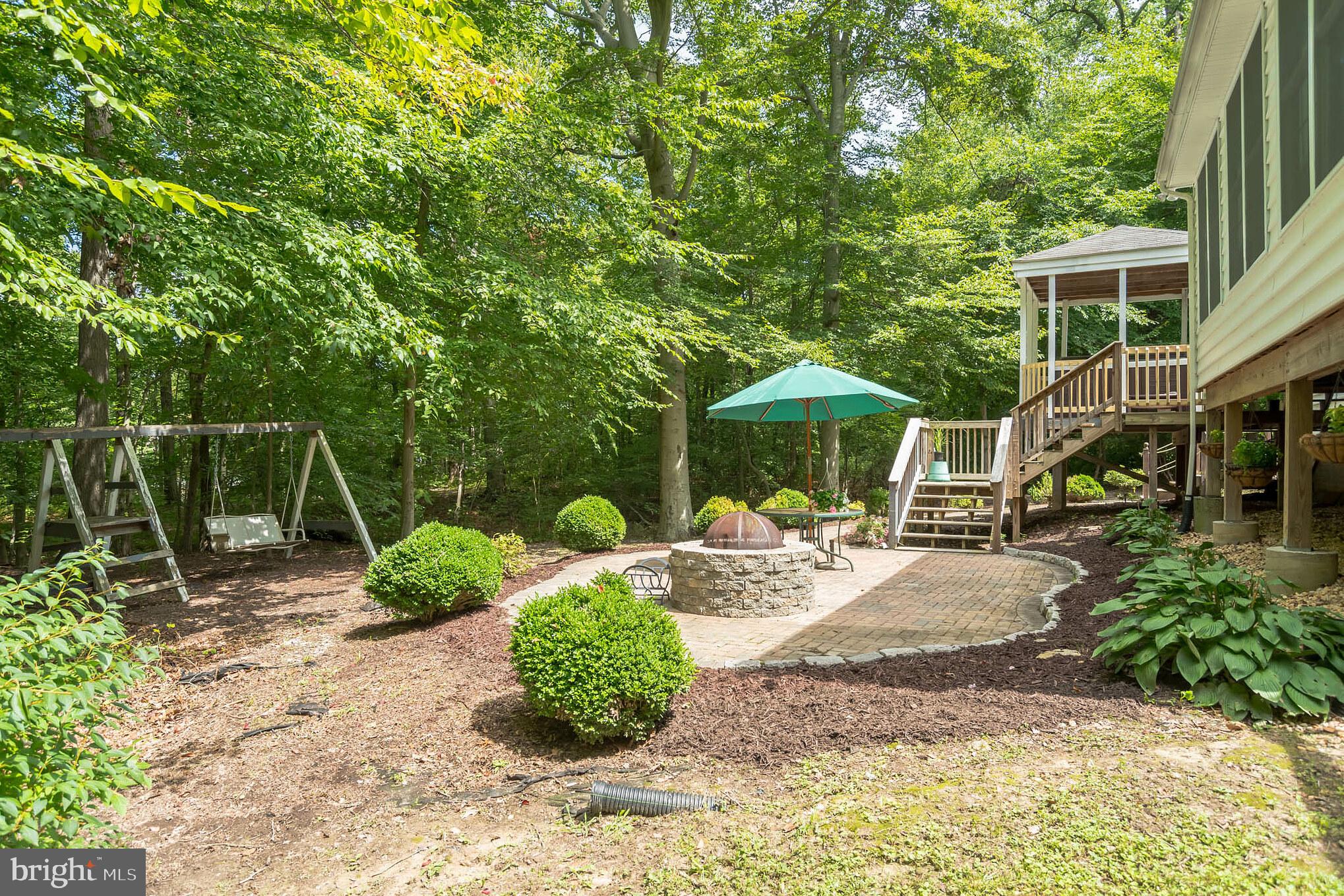 2102 Holly Neck Road Baltimore, MD 21221 - Photo 3 of 30