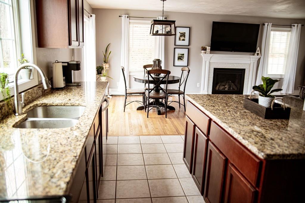 17 Michael Drive Rutland, MA 01543 - Photo 4 of 17 Gallery Image 4
