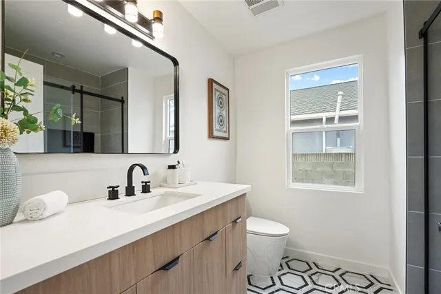 $1,550,000 | 5308 South Victoria Avenue, Los Angeles, CA 90043