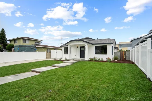 $1,550,000 | 5308 South Victoria Avenue, Los Angeles, CA 90043