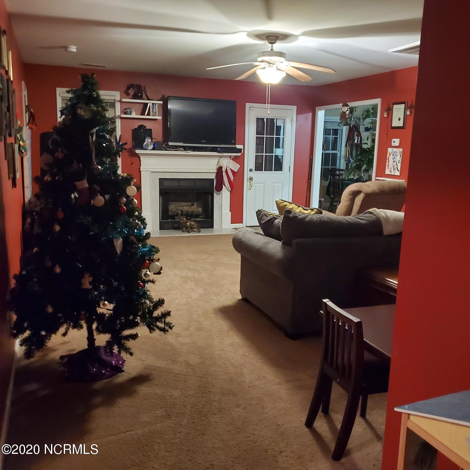 174 Haws Run Road Jacksonville, NC 28540 - Photo 3 of 21 Photo Dec 11, 2 31 08 PM