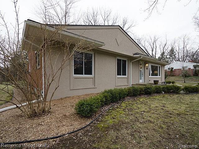 28025 Quail Hollow Road Farmington Hills, MI 48331 - Photo 2 of 38