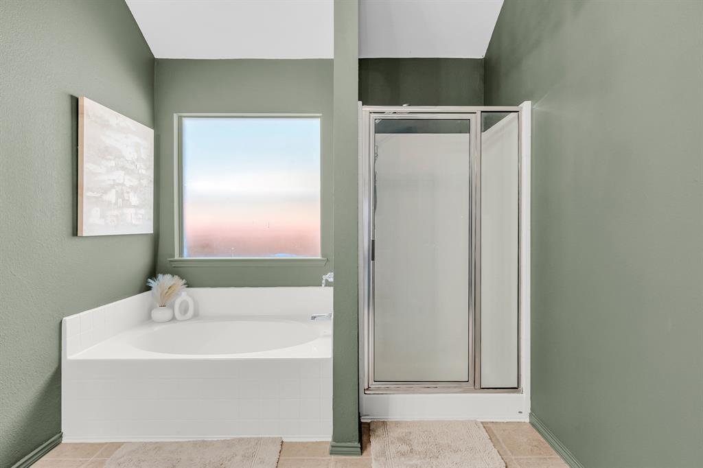 12109 Ridge Tree Road Fort Worth, TX 76036 - Photo 9 of 25