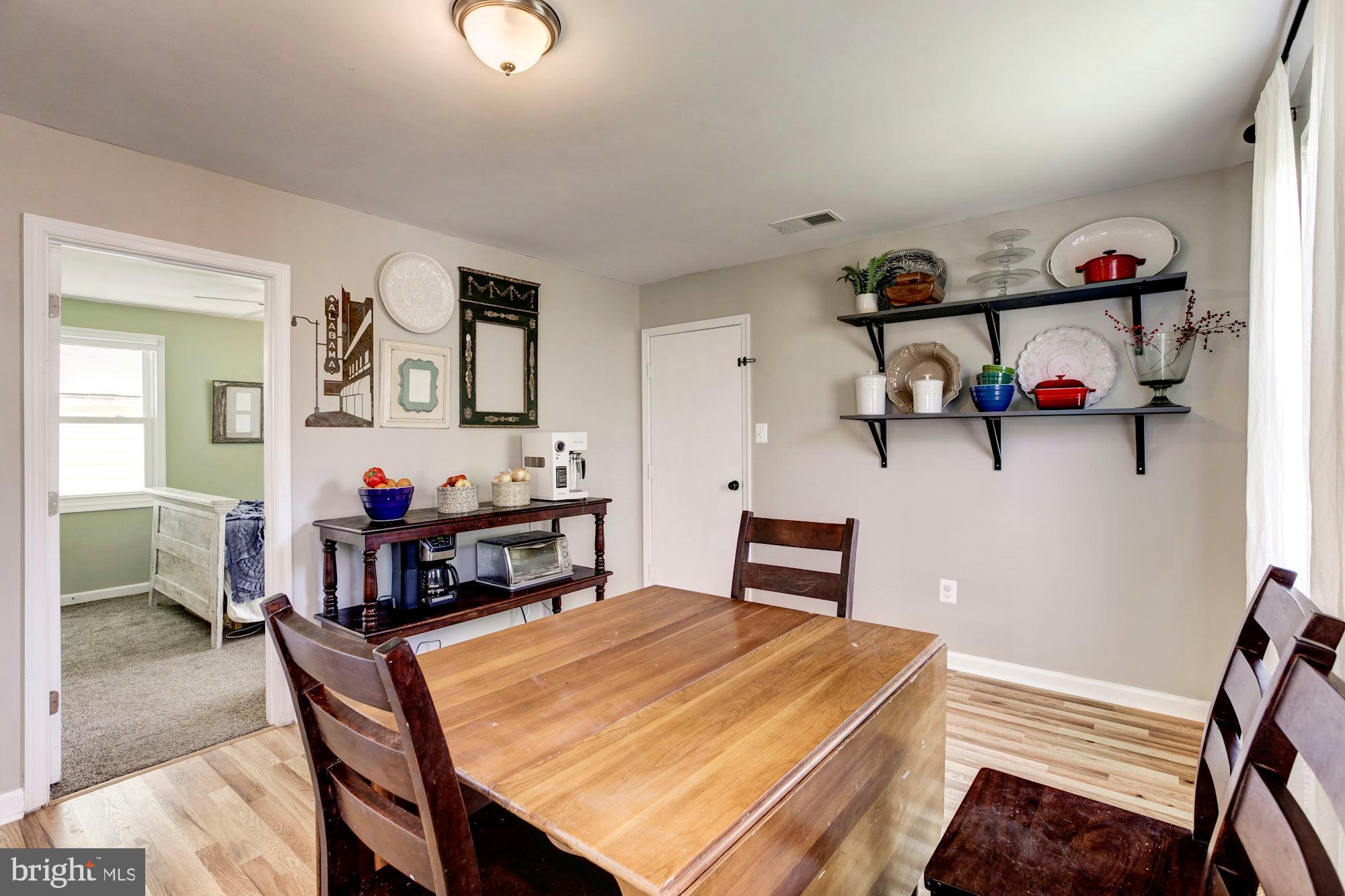 515 Pinewood Road Rockville, MD 20850 - Photo 22 of 40 Dining Room