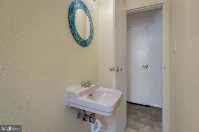 $470,000 | 3928 Vermont Avenue, Alexandria, VA 22304