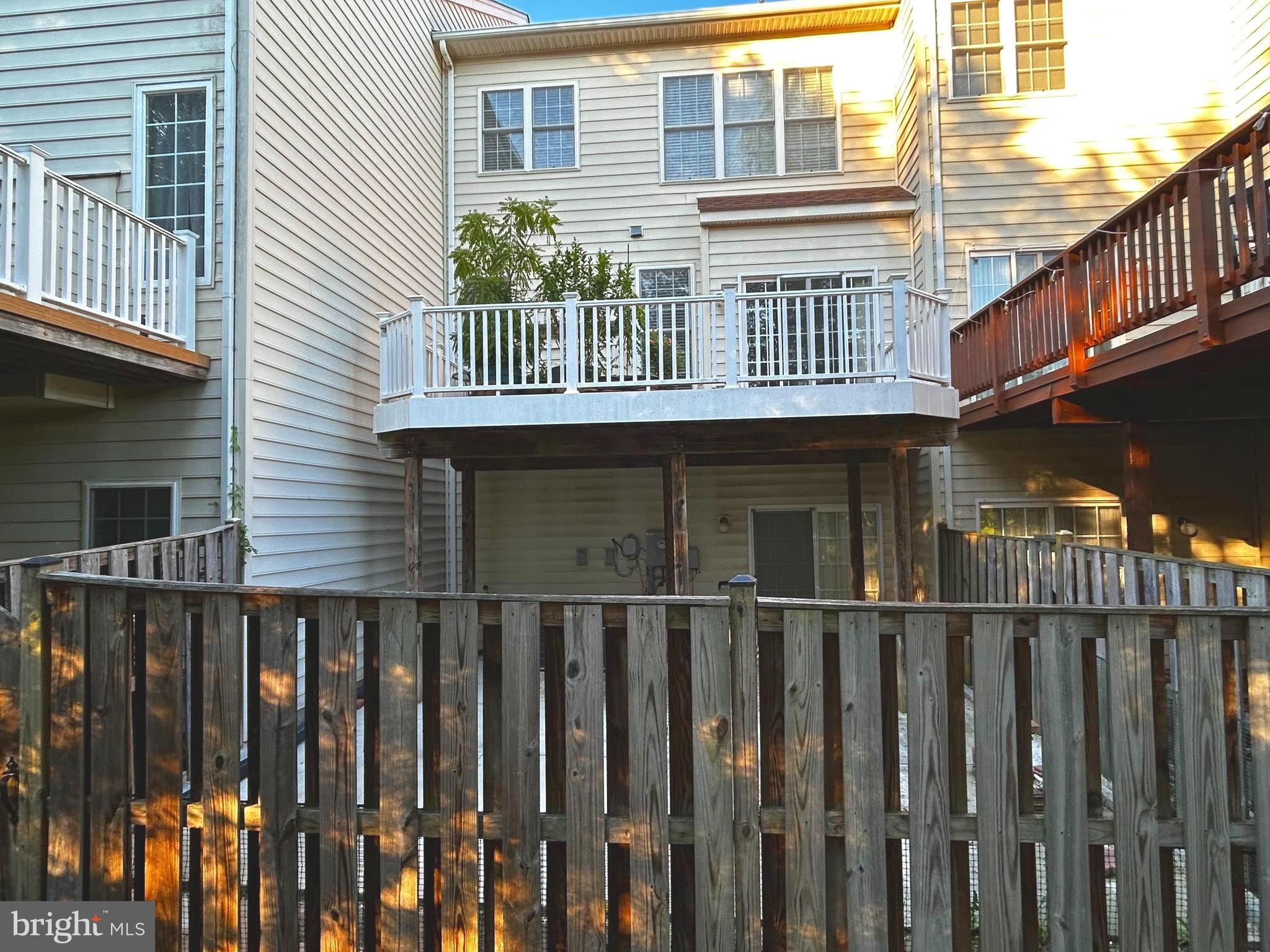 25285 Nesting Square Chantilly, VA 20152 - Photo 3 of 3 Rear View