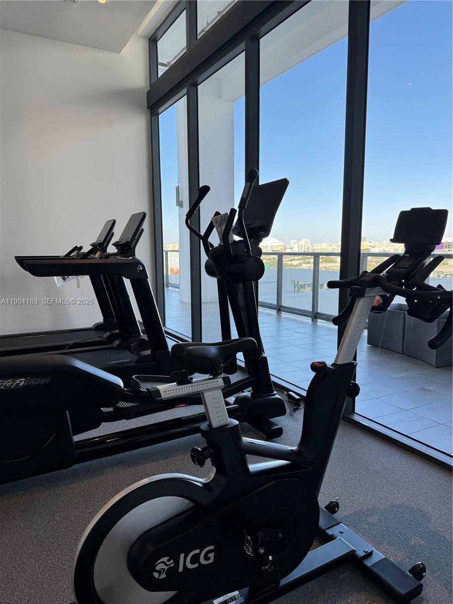239 Southwest 9th Street, Unit 1405 Miami, FL 33130 - Photo 17 of 20