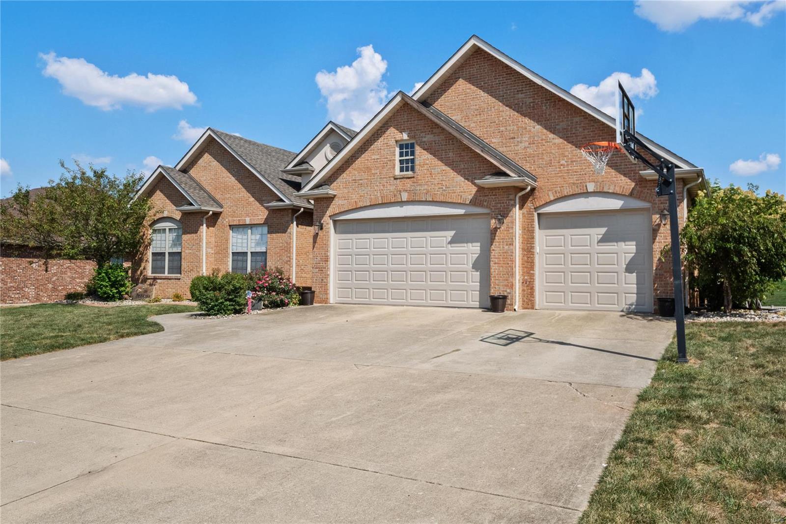 1508 Clover Ridge Columbia, IL 62236 - Photo 3 of 54 Gallery Image 3
