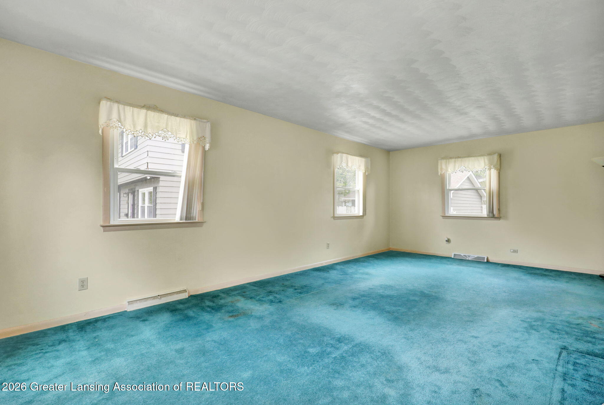 2525 Bedford Road Lansing, MI 48911 - Photo 12 of 31
