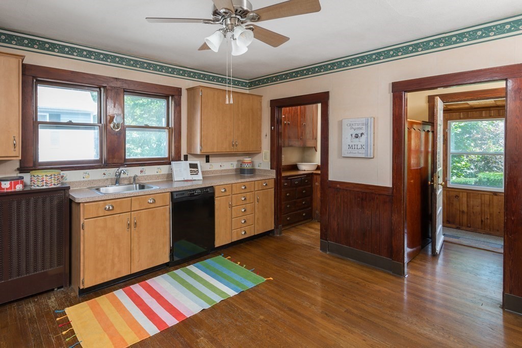 77 Newland Road Arlington, MA 02474 - Photo 16 of 32 Gallery Image 16