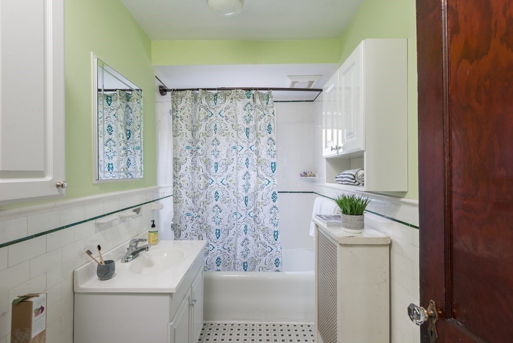77 Newland Road Arlington, MA 02474 - Photo 25 of 32 Gallery Image 25