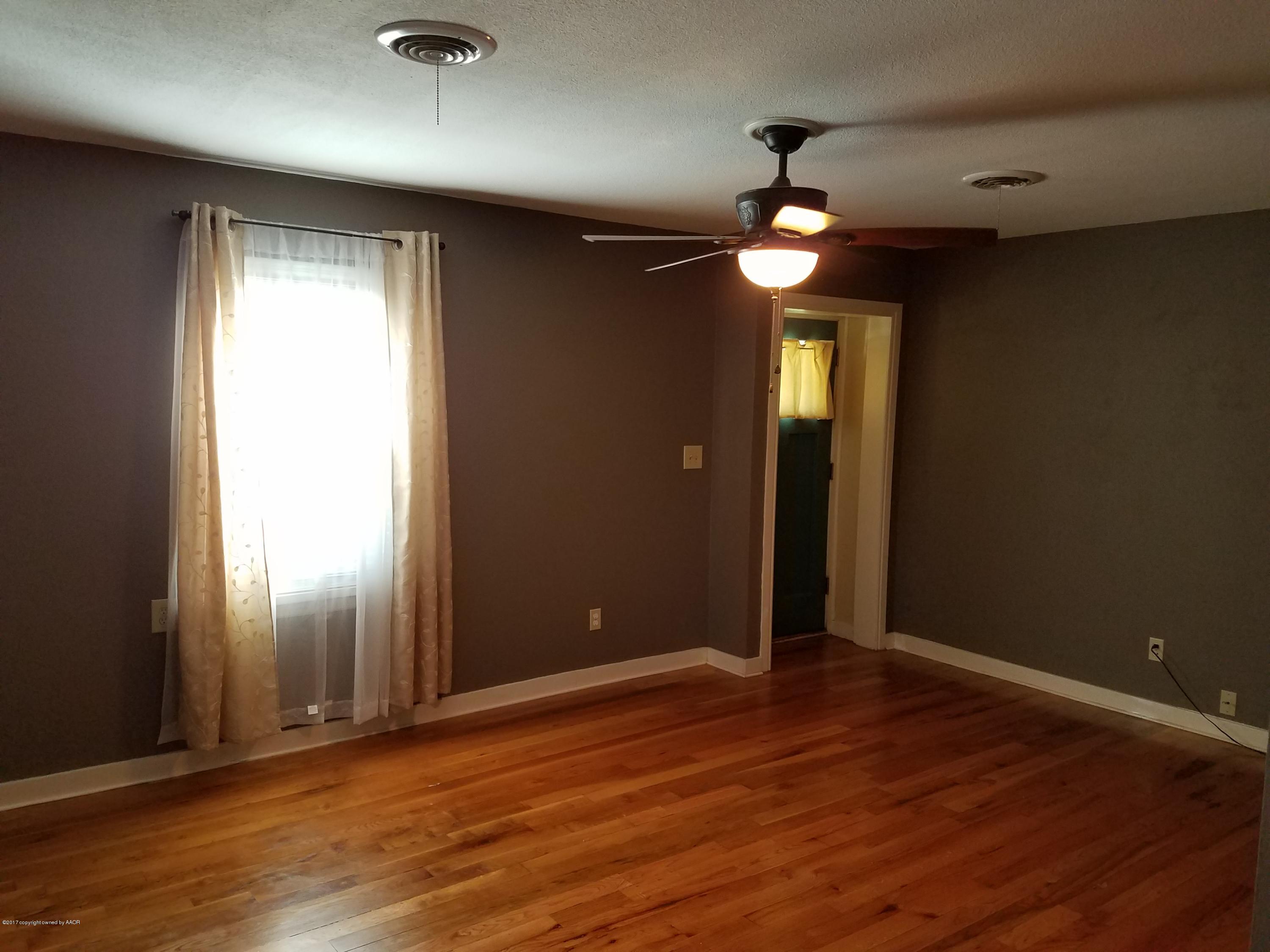3622 South Hayden Street Amarillo, TX 79110 - Photo 3 of 11 3622 Hayden lr 2