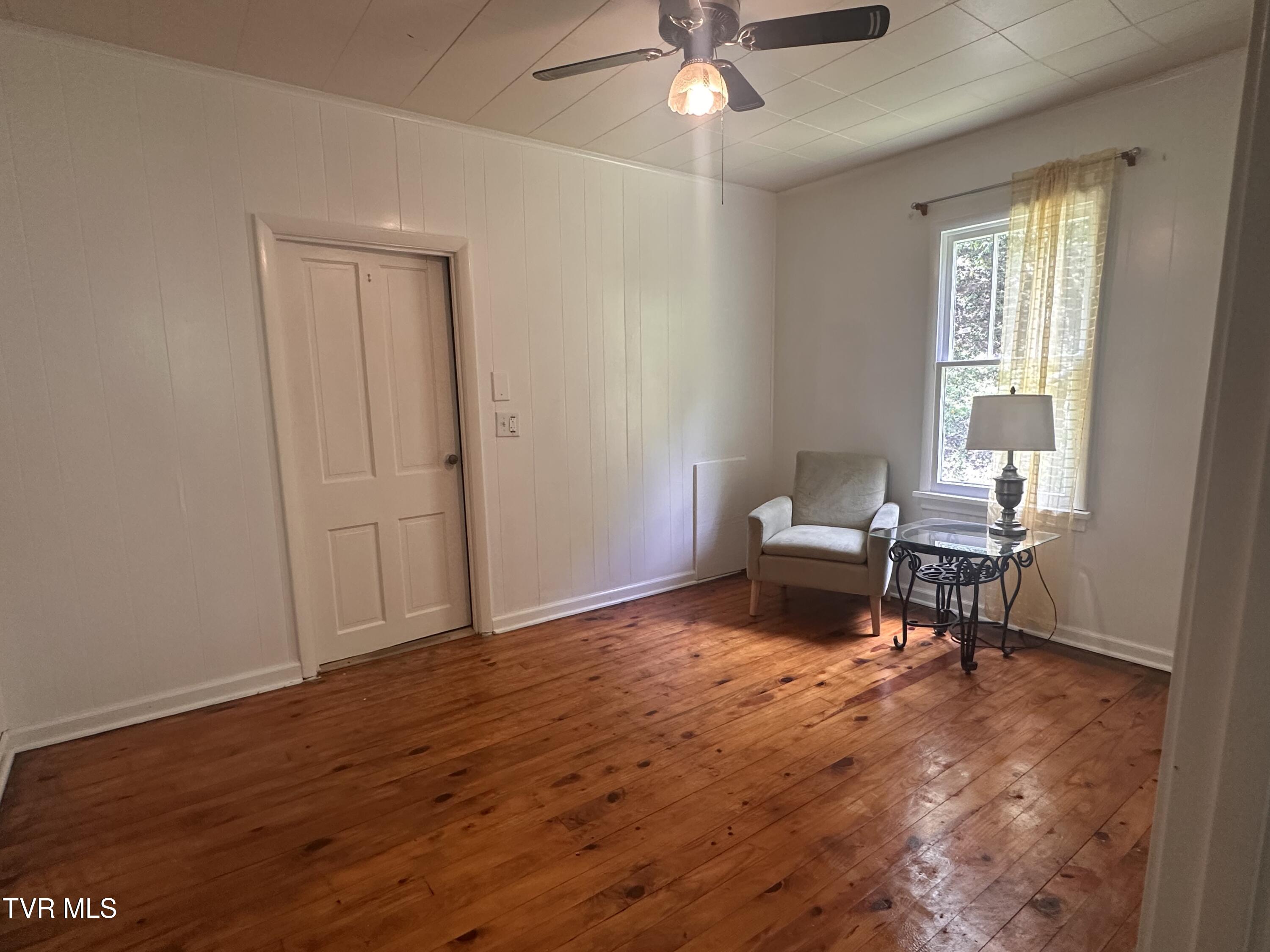 1012 Ward Fork Road Grundy, VA 24614 - Photo 33 of 37 IMG_2967