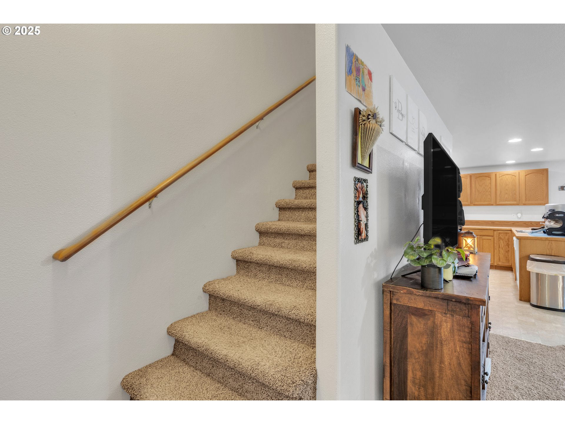 3397 Oak Street Florence, OR 97439 - Photo 36 of 48 a view of entryway and hall with wooden floor