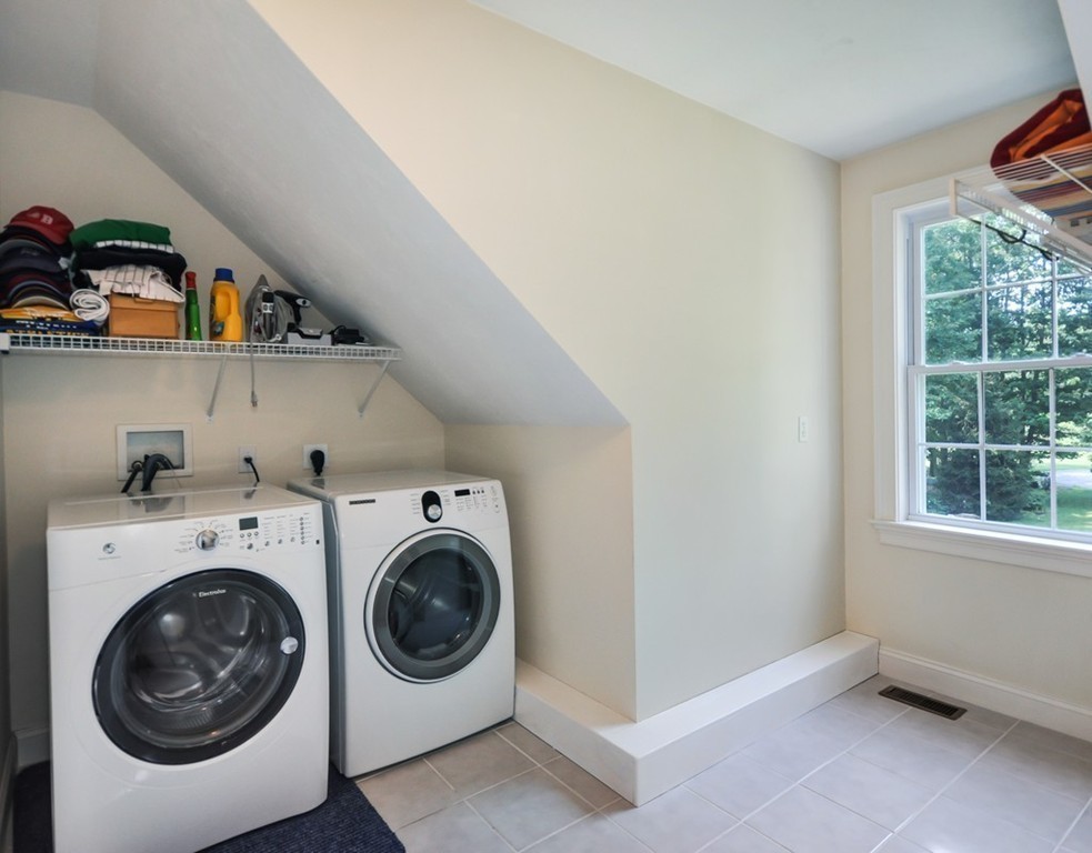 120 Colonial Ridge Drive Boxborough, MA 01719 - Photo 24 of 28 a utility room with dryer and washer
