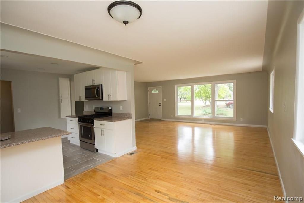 2903 West Auburn Road Rochester Hills, MI 48309 - Photo 10 of 36
