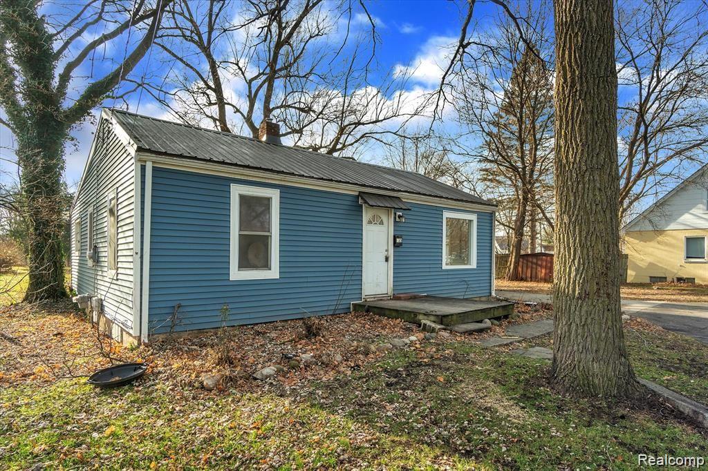 823 West Silver Lake Road Fenton, MI 48430 - Photo 2 of 31