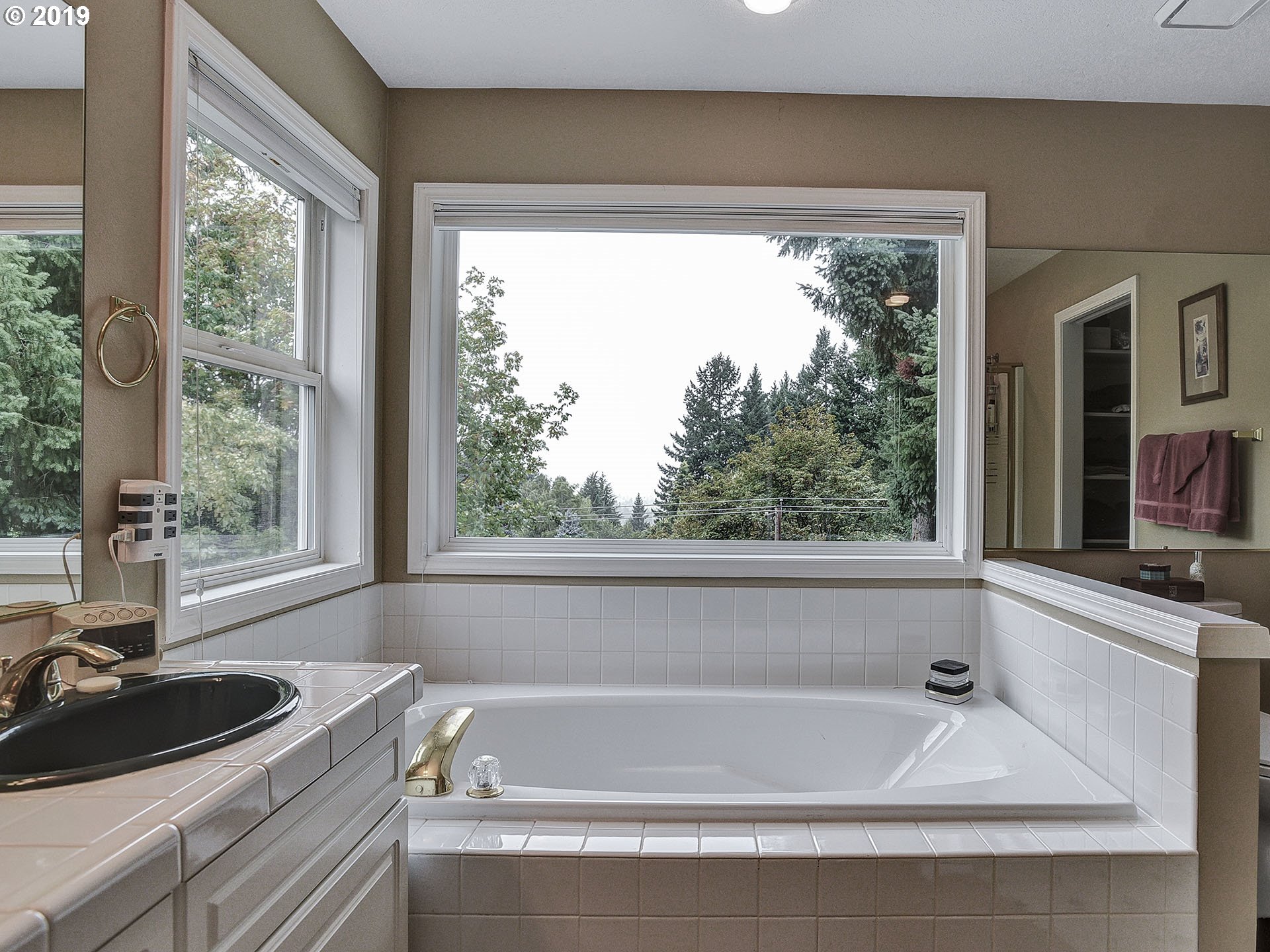 18278 Southwest Fallatin Loop Beaverton, OR 97007 - Photo 15 of 32