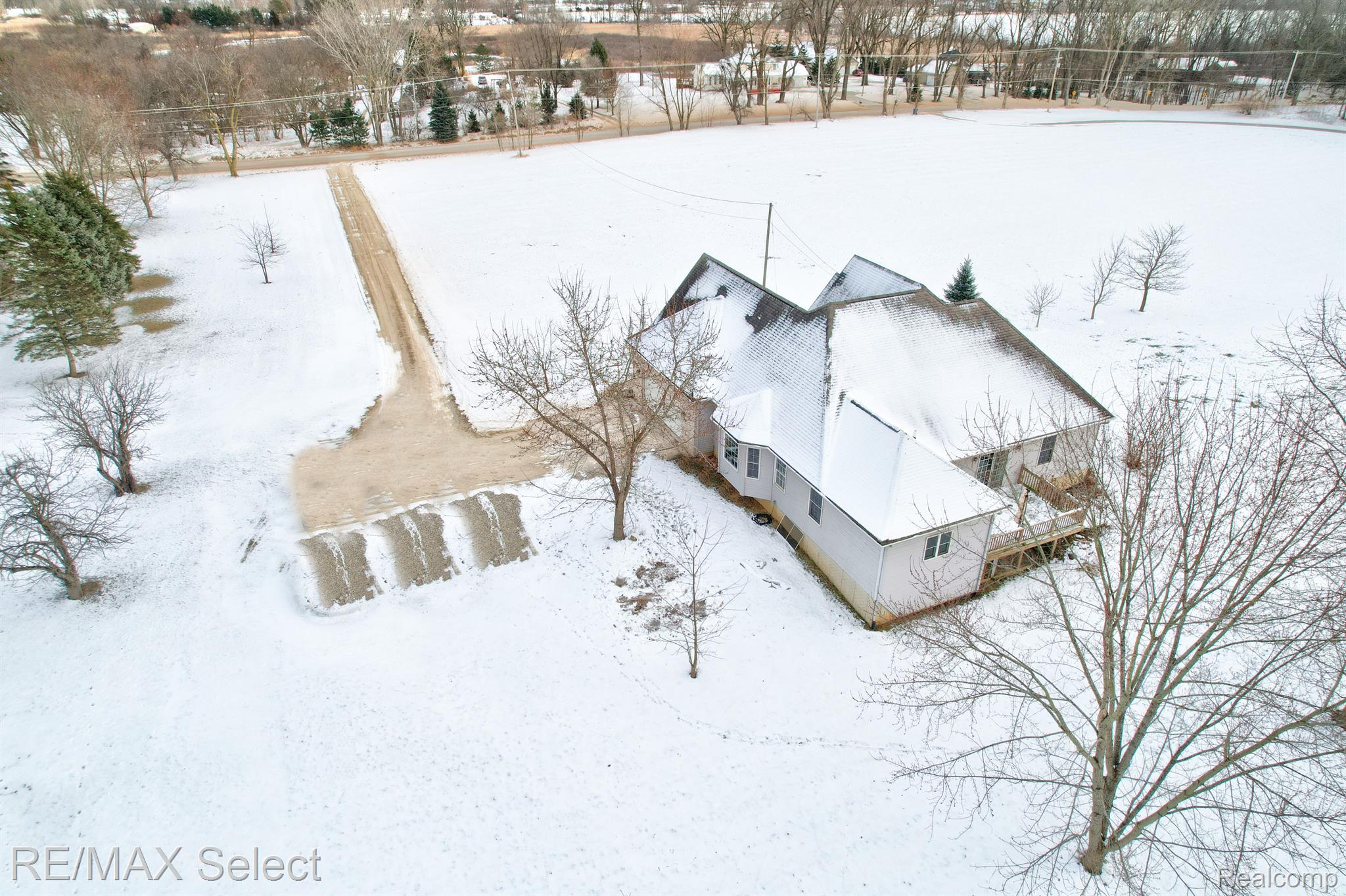 14088 North Hogan Road Linden, MI 48451 - Photo 30 of 33 Gallery Image 30