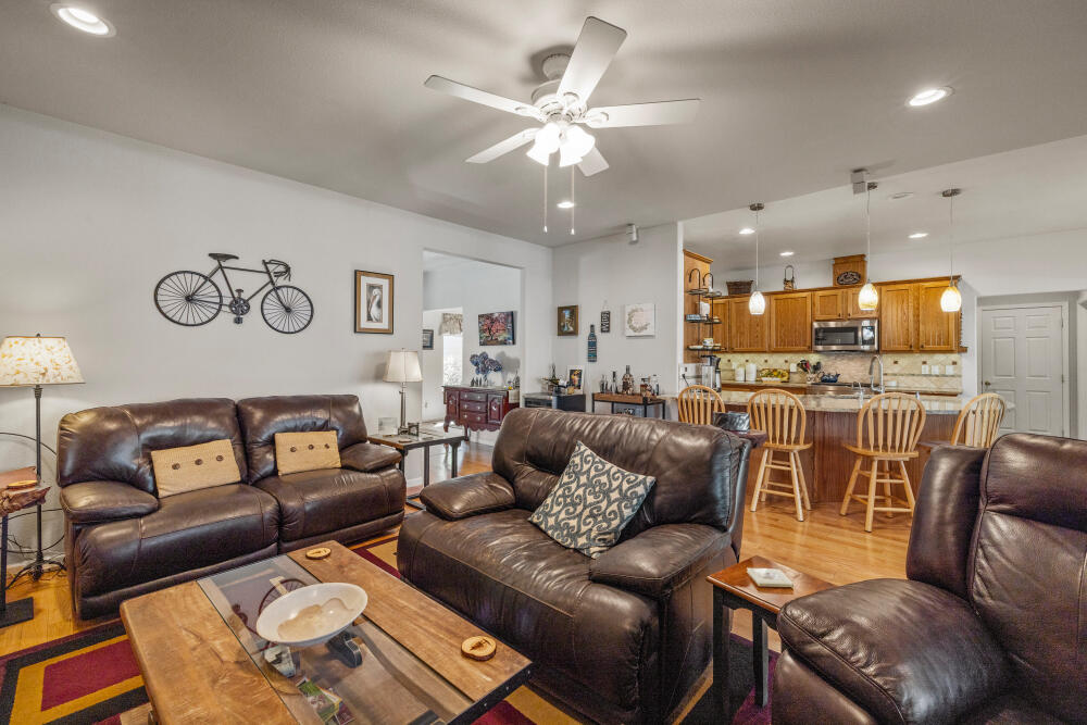 10046 Dowitcher Road Klamath Falls, OR 97601 - Photo 11 of 73 10046DowitcherRd-43