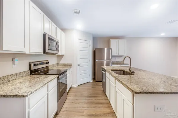 $2,200 | 4119 Whitetail Lane, Pensacola, FL 32526