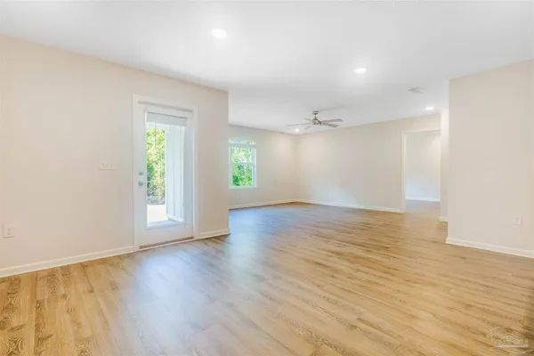 $2,200 | 4119 Whitetail Lane, Pensacola, FL 32526