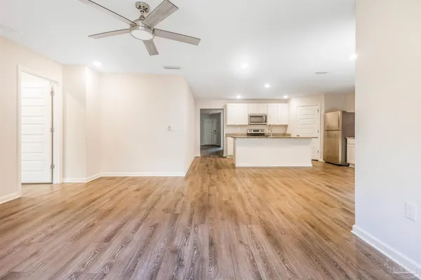 $2,200 | 4119 Whitetail Lane, Pensacola, FL 32526