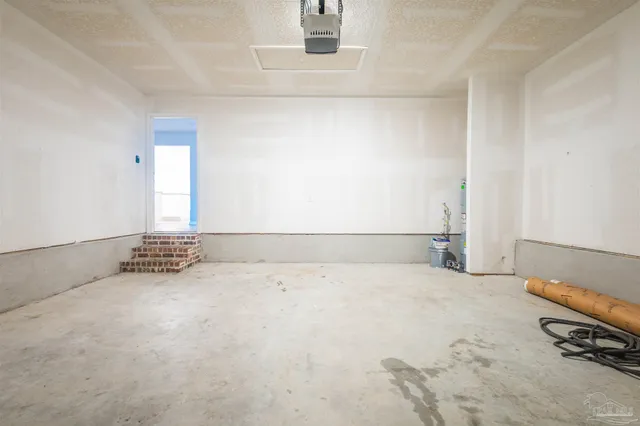 $2,200 | 4119 Whitetail Lane, Pensacola, FL 32526