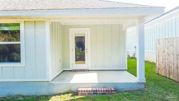 $2,200 | 4119 Whitetail Lane, Pensacola, FL 32526