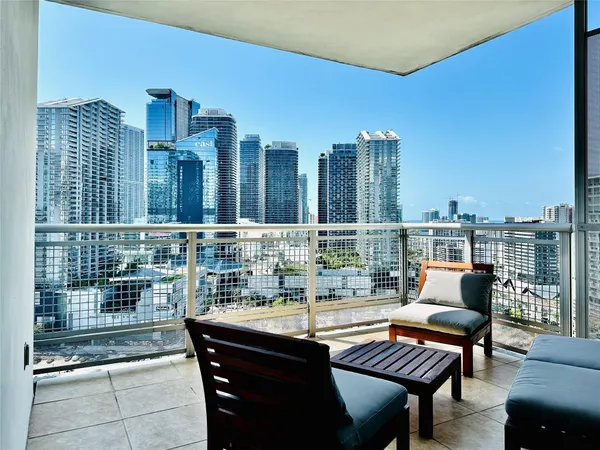 $3,000 | 350 South Miami Avenue, Unit 2708, Miami, FL 33130
