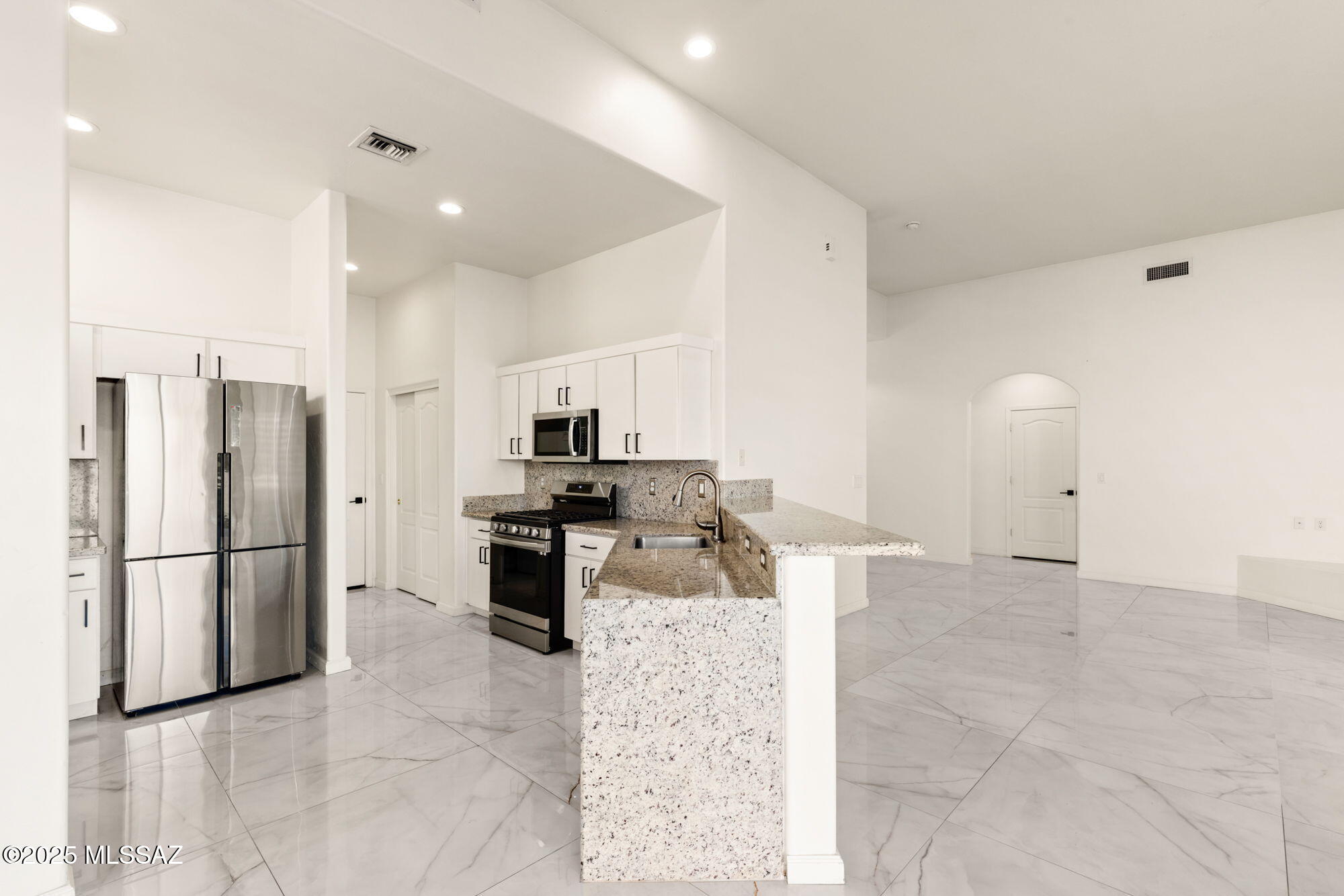 318 Circulo Bellagio Rio Rico, AZ 85648 - Photo 8 of 28