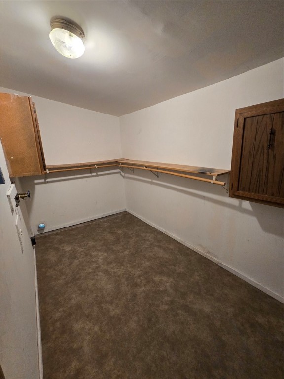 2582 East Geddes Avenue Decatur, IL 62526 - Photo 8 of 10 laundry room