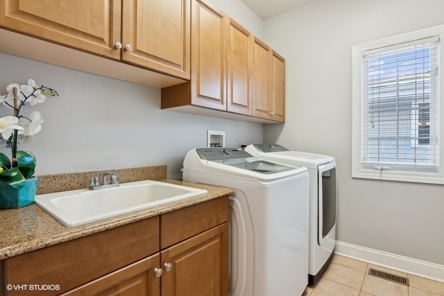816 Spring Road Elmhurst, IL 60126 - Photo 8 of 53