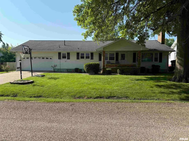 $249,900 | 1630 North 1813th Lane, Paloma, IL 62359