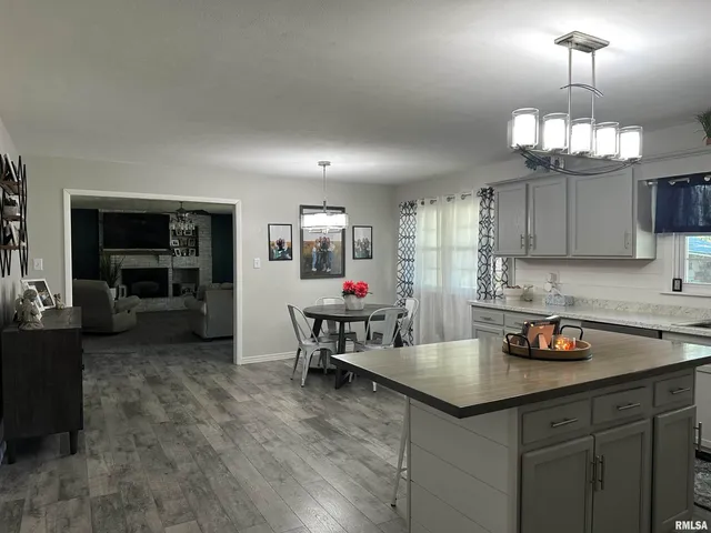 $249,900 | 1630 North 1813th Lane, Paloma, IL 62359