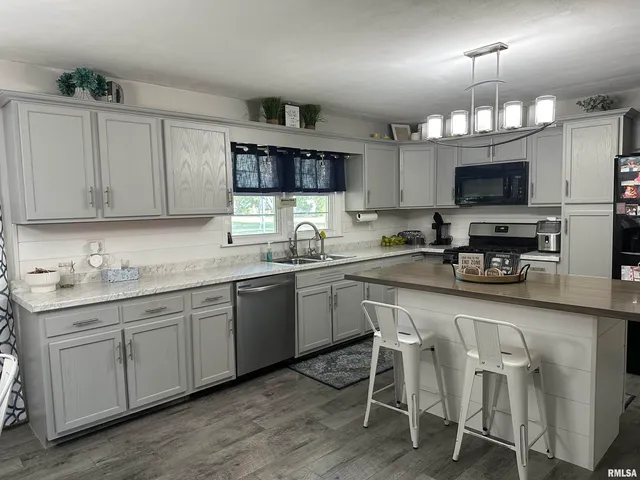 $249,900 | 1630 North 1813th Lane, Paloma, IL 62359