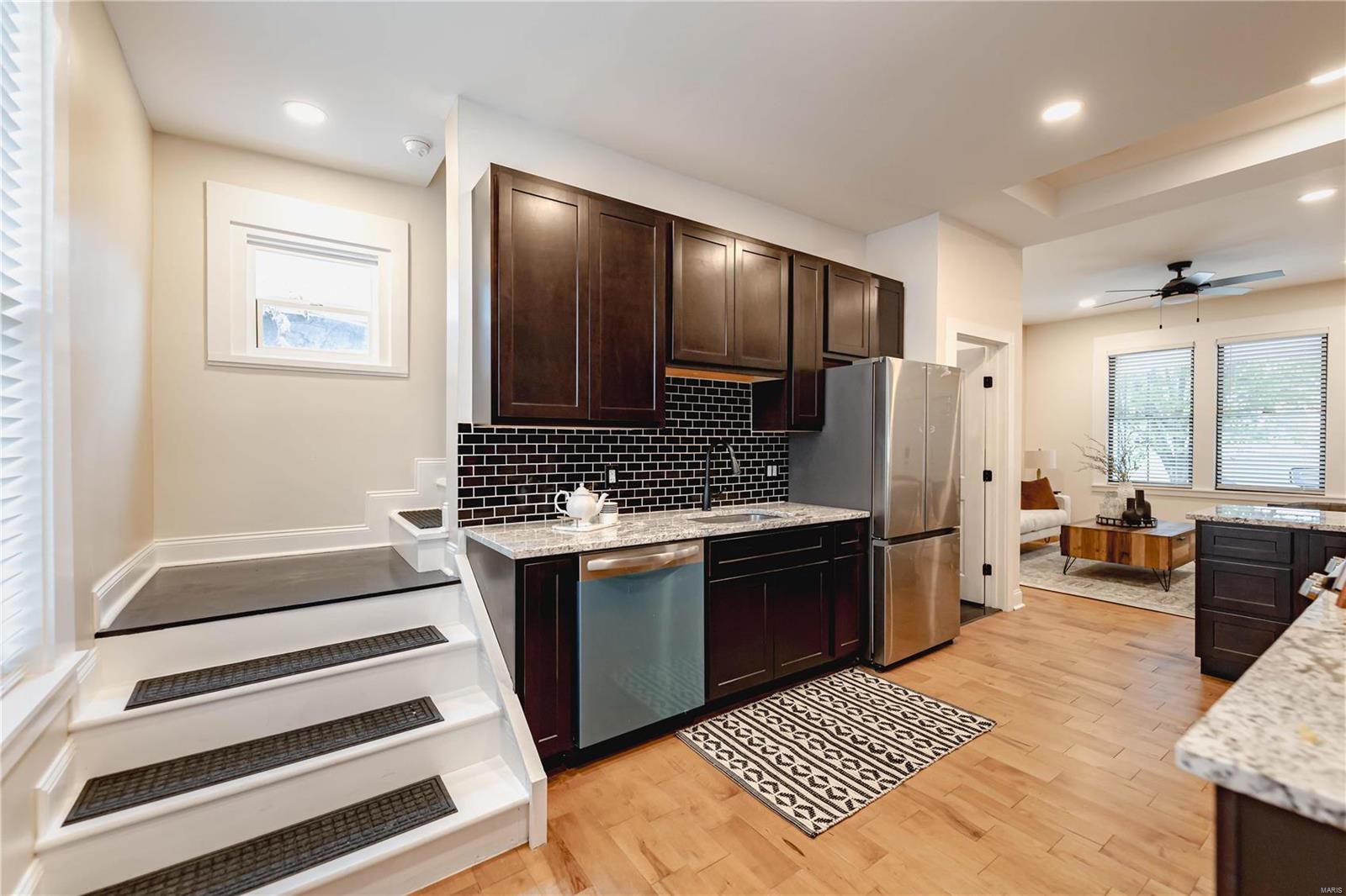 6010 Morgan Ford Road St. Louis, MO 63116 - Photo 12 of 33
