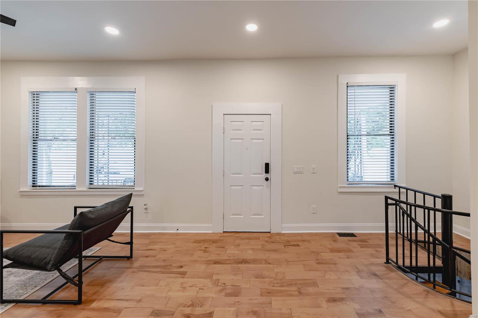 6010 Morgan Ford Road St. Louis, MO 63116 - Photo 3 of 33