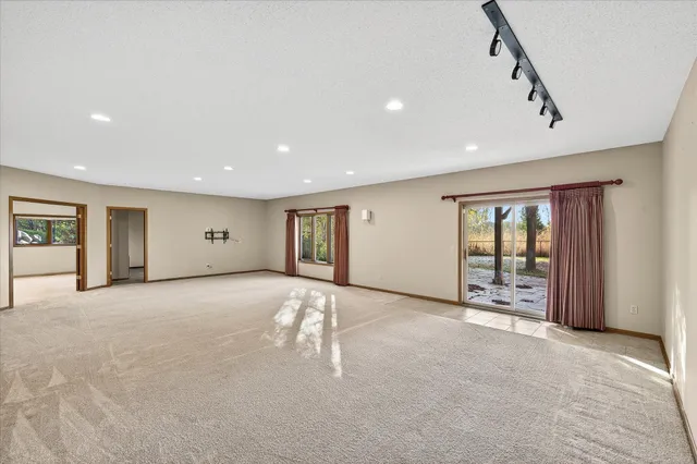 $850,000 | 13703 47th Street Northeast, St. Michael, MN 55376