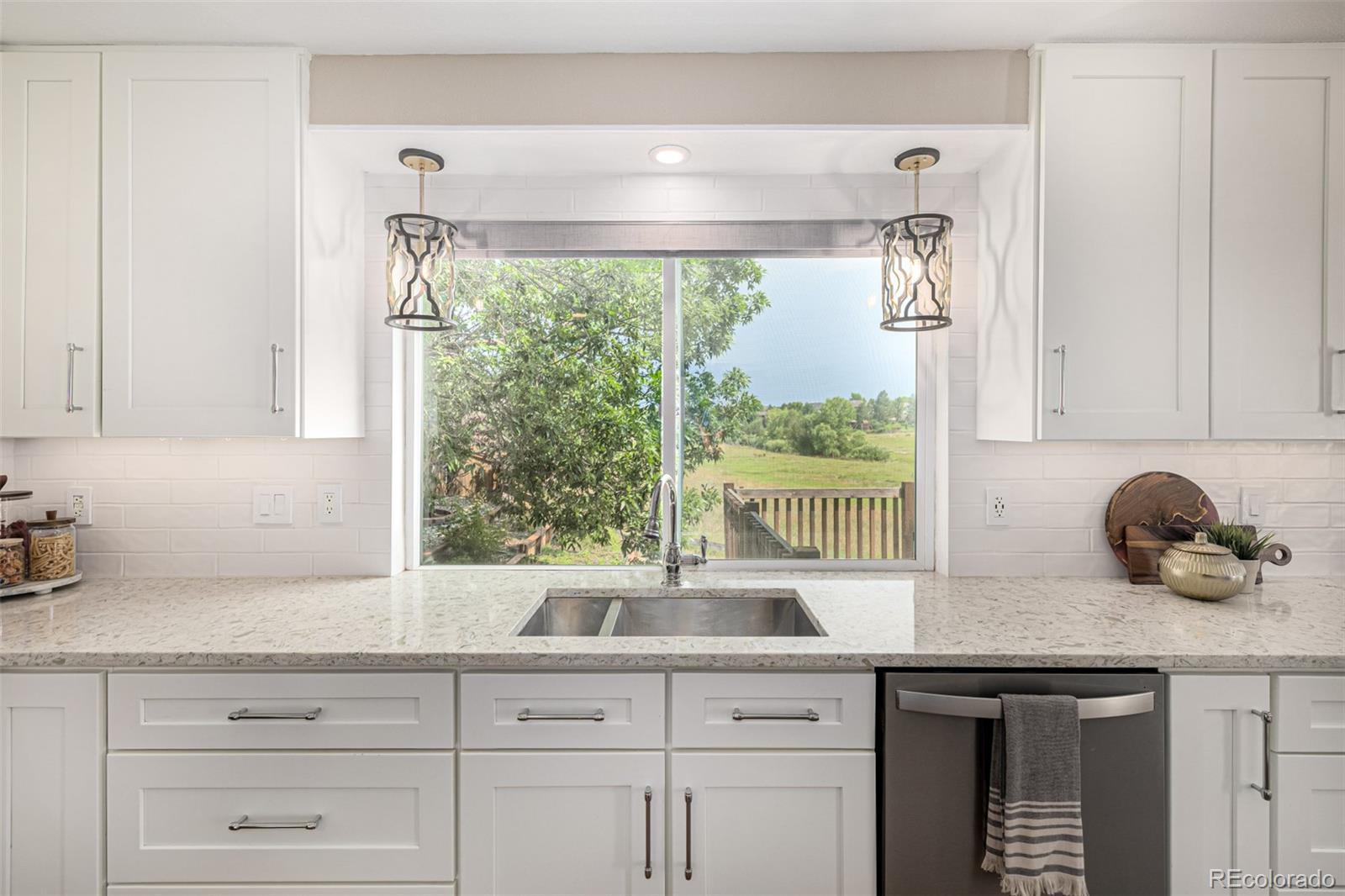10344 Spring Water Peak Highlands Ranch, CO 80129 - Photo 16 of 49 Gallery Image 16