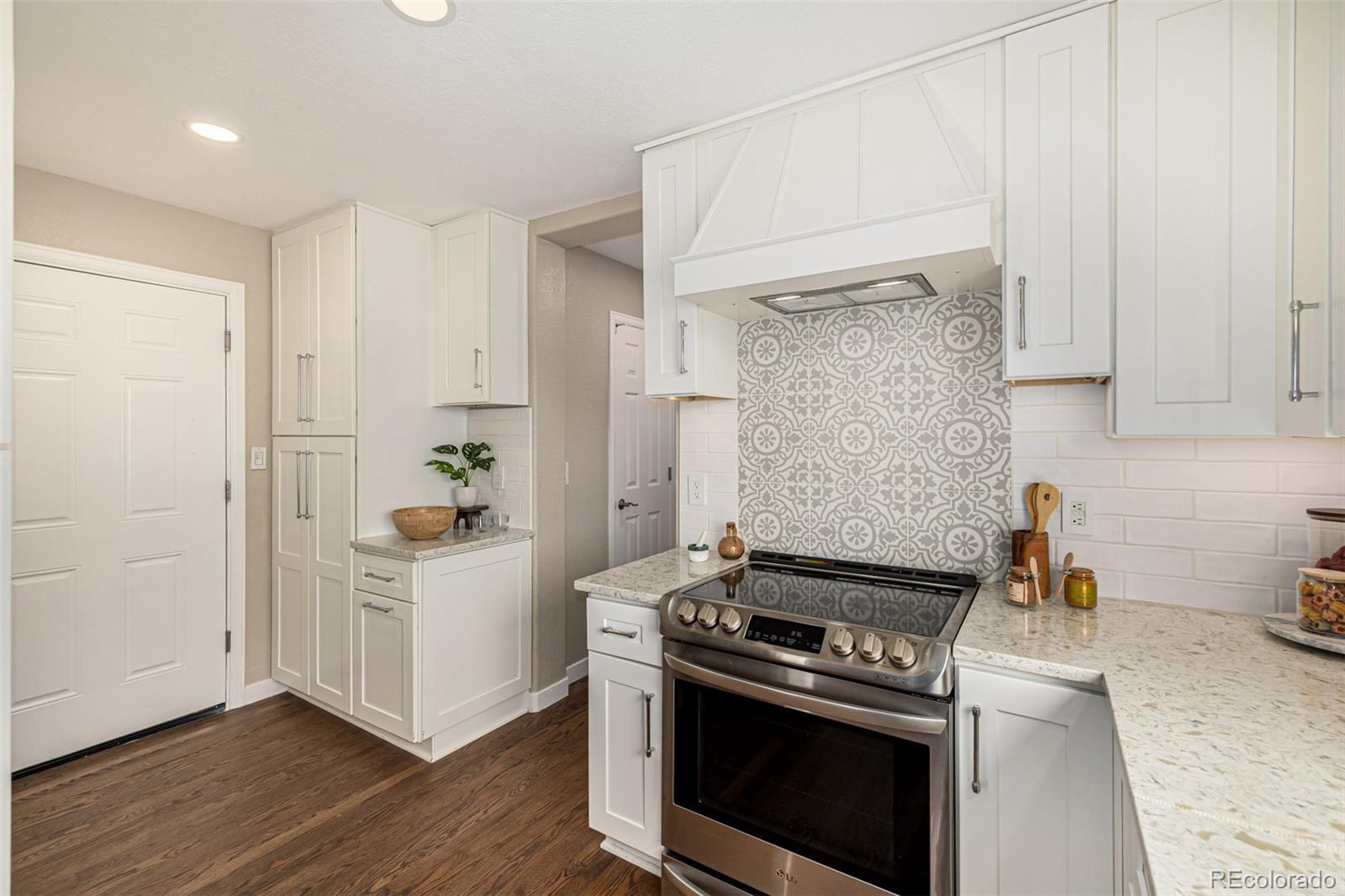 10344 Spring Water Peak Highlands Ranch, CO 80129 - Photo 19 of 49 Gallery Image 19