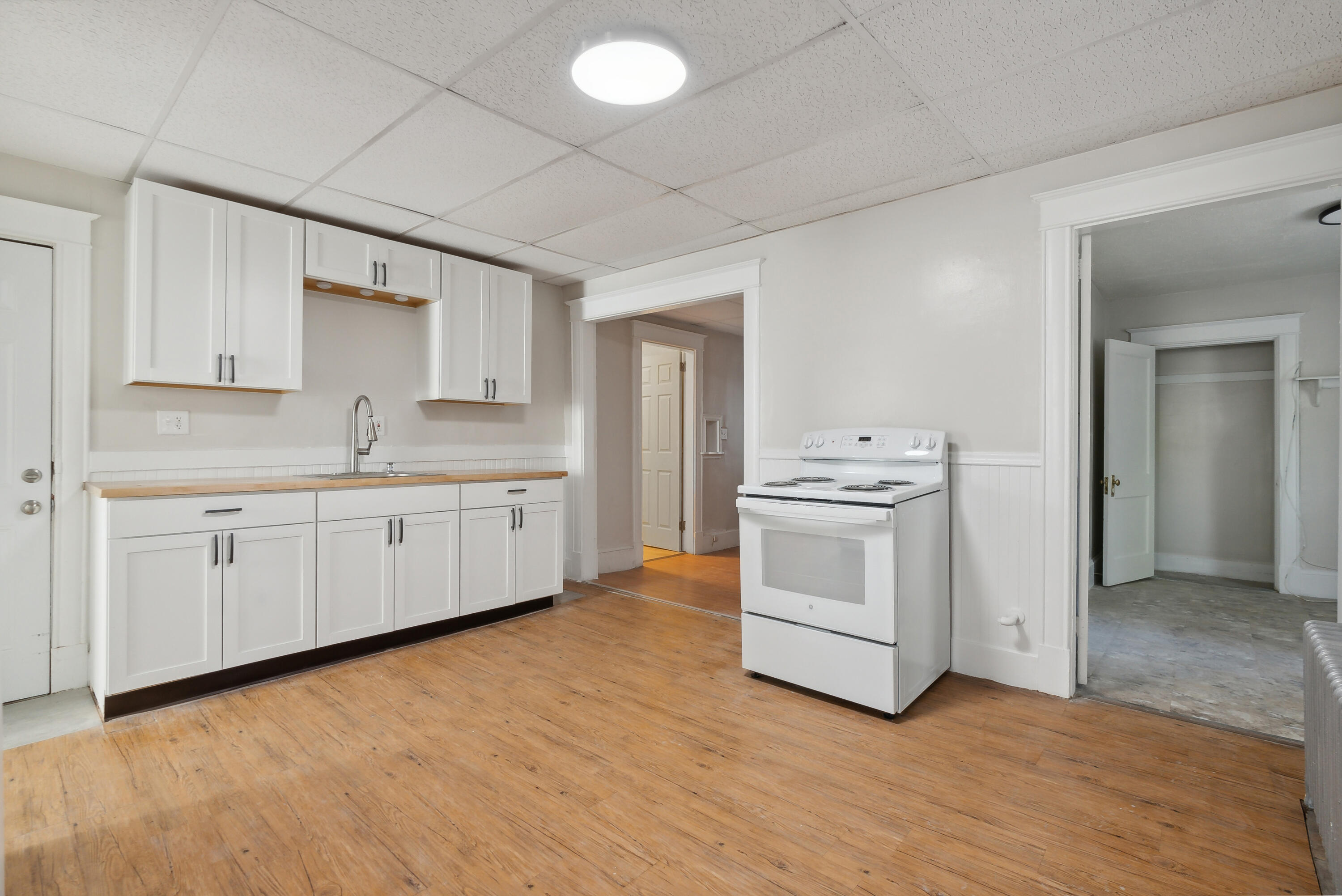 37 Union Street Lewiston, ME 04240 - Photo 5 of 53 DSC08202
